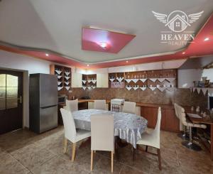 Ponúkame na predaj  rodinný dom v meste Kolárovo