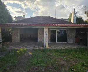 Ponúkame na predaj  rodinný dom v meste Kolárovo