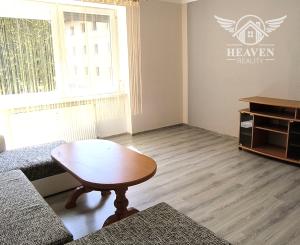 Ponúkame na prenájom 2 izbový byt v Komárne