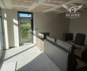 Ponúkame na predaj rodinný dom v Zemnom