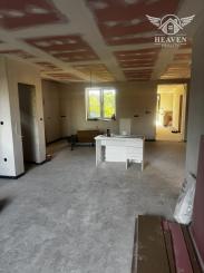 Ponúkame na predaj rodinný dom v Zemnom