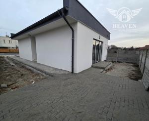 Ponúkame na predaj jednu časť dvojdomu - novostavbu v pokojnej lokalite mesta Kolárova