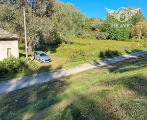 Ponúkame na predaj rodinný dom na Veľkom Ostrove s veľkým pozemkom