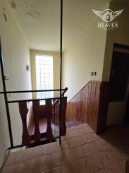 Exkluzívne ponúkame na predaj poschodový rodinný dom v tichej lokalite mesta Kolárovo.