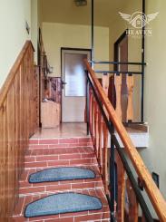 Exkluzívne ponúkame na predaj poschodový rodinný dom v tichej lokalite mesta Kolárovo.