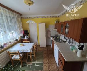 Ponúkame na predaj 2 izbový byt v centre mesta Kolárova