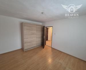 Na predaj ponúkame príjemný, kompletne zrekonštruovaný 2‑izbový byt na ulici Priateľstva.