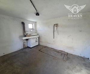 Ponúkame na predaj rodinný dom v Iži