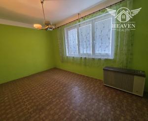 Ponúkame na predaj rodinný dom v Iži