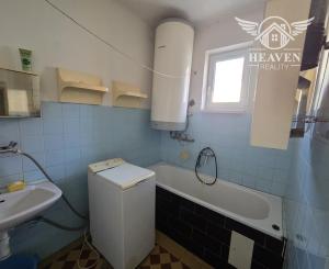 Ponúkame na predaj rodinný dom v Iži