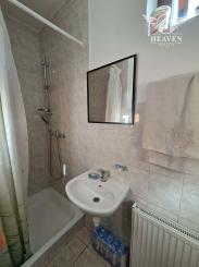 Ponúkame na predaj poschodový dom v Chotíne