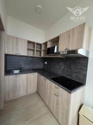 Ponúkame na prenájom 2 zrekonštruované zariadené 3 izbové tehlové byty v Komárne .