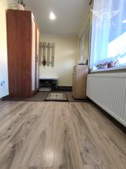 Ponúkame na predaj štýlový dom s veľkým pozemkom a garážou