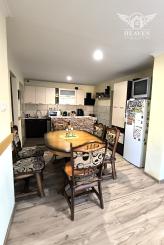 Ponúkame na predaj štýlový dom s veľkým pozemkom a garážou