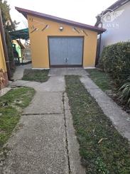 Ponúkame na predaj rodinný dom v Iži