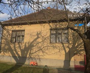 Ponúkame na predaj rodinný dom v Komárne