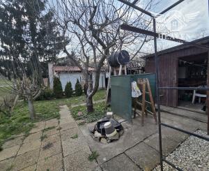 Ponúkame na predaj záhradu pri Nesvadoch