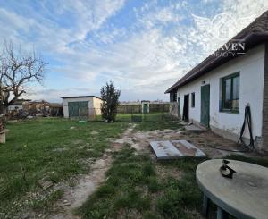 Ponúkame na predaj dom vo Veľkých Kosihách