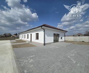 Z poverenia majiteľa ponúkame  4-izbový dom vo Vlčanoch