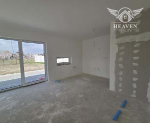 Z poverenia majiteľa ponúkame  4-izbový dom vo Vlčanoch