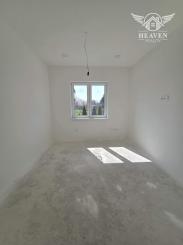 Z poverenia majiteľa ponúkame 3 - izbovú novostavbu vo Vlčanoch