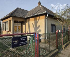 Ponúkame na predaj dom vo Veľkých Kosihách