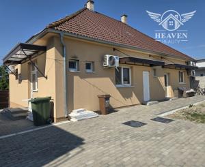 Ponúkame na predaj dom v centre Kolárova
