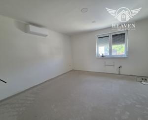 Ponúkame na predaj dom v centre Kolárova