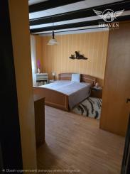 Priestranný 5-izbový rodinný dom v centre mesta Kolárovo