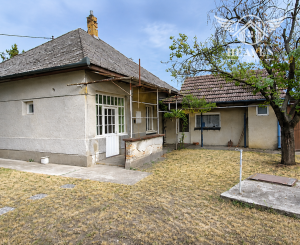 NA PREDAJ 3-izbový rodinný dom v centre mesta Nesvady