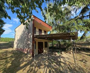Ponúkame na predaj vínny domček s vinicou v Bátorových Kosihách