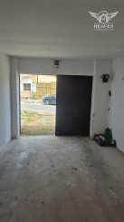 Ponúkam na predaj murovanú garáž na ulici Parná v Komárne