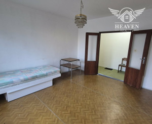 Ponúkam na predaj 1‑izbový byt s loggiou v pôvodnom stave na ulici Generála Klapku v Komárne