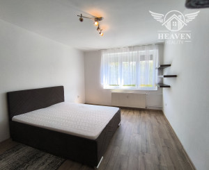 Heaven Reality predstavuje  kompletne zrekonštruovaný tehlový 3‑izbový byt v Komárne