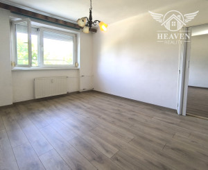 Heaven Reality ponúka na predaj príjemný 2‑izbový byt na Budovateľskej ulici v Komárne.