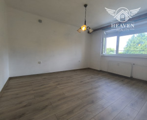 Heaven Reality ponúka na predaj príjemný 2‑izbový byt na Budovateľskej ulici v Komárne.