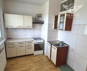 Na predaj ponúkame útulný 1‑izbový byt v Komárne, situovaný na Košickej ulici