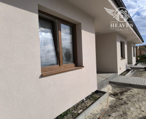 Na predaj moderný 3‑izbový radový dom s vlastným dvorom – novostavba „na kľúč“