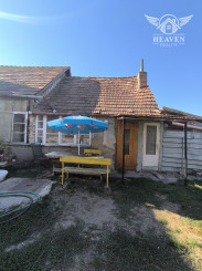 NA PREDAJ STARŠÍ 3-IZBOVÝ RODINNÝ DOM S VEĽKOU ZÁHRADOU – GBELCE