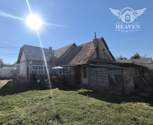 NA PREDAJ STARŠÍ 3-IZBOVÝ RODINNÝ DOM S VEĽKOU ZÁHRADOU – GBELCE