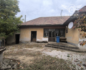 NA PREDAJ RODINNÝ DOM S VEĽKÝM POZEMKOM VO VEĽKÝCH LUDINCIACH
