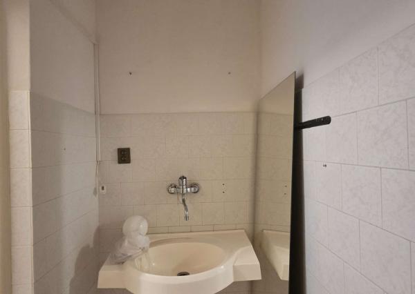 Ponúkame na prenájom 1 izbový byt v Kolárove