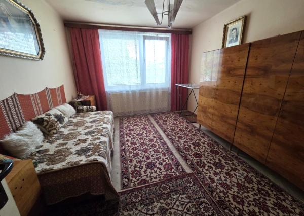 Ponúkame na predaj rodinný dom v pôvodnom stave v Kolárove vo veľmi dobrej lokalite!