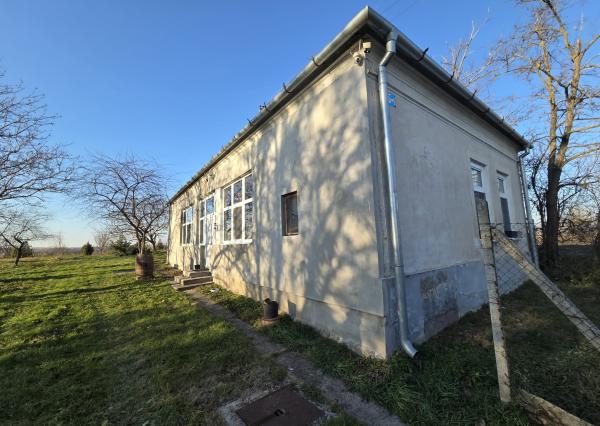 Na predaj dom na samote pri Veľkom Ostrove