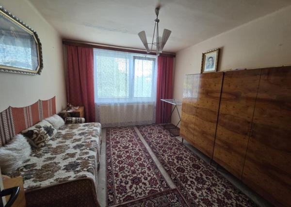 Ponúkame na predaj rodinný dom v pôvodnom stave v Kolárove vo veľmi dobrej lokalite!