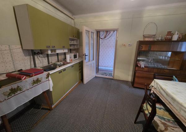 Ponúkame na predaj rodinný dom v Nededi