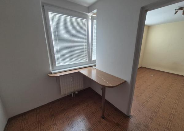 Ponúkame na predaj 1-izbový na Hviezdoslavovej ulici v Komárne