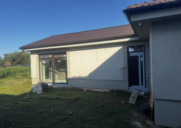 Ponúkame na predaj rodinný dom v Zemnom