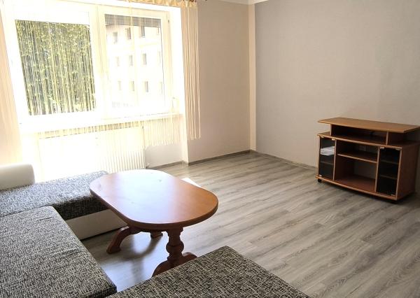 Ponúkame na prenájom 2 izbový byt v Komárne