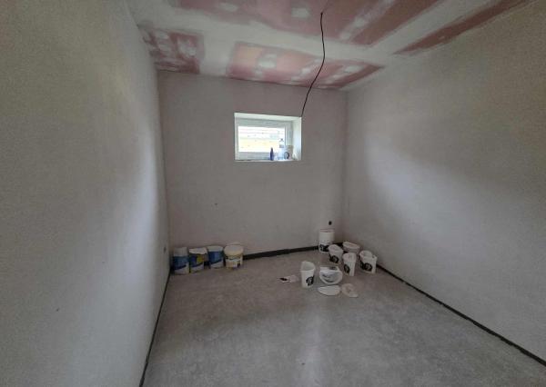 Ponúkame na predaj rodinný dom v Zemnom